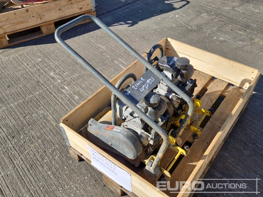 Wacker Neuson Petrol Compaction Plate (2 of) (Spares) - آلة أسفلت: صور 1 Wacker Neuson Petrol Compaction Plate (2 of) (Spares) - آلة أسفلت: صور 1
