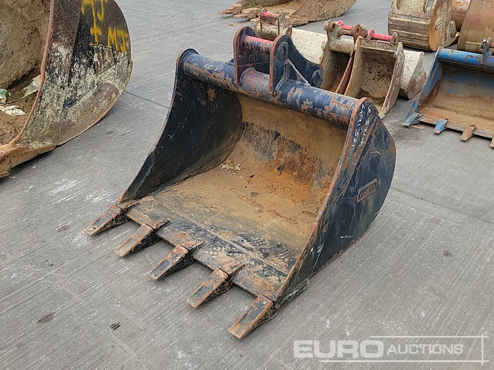 Whites 36" Digging Bucket 50mm Pin to suit 6-8 Ton Excavator - بكت: صور 1 Whites 36" Digging Bucket 50mm Pin to suit 6-8 Ton Excavator - بكت: صور 1