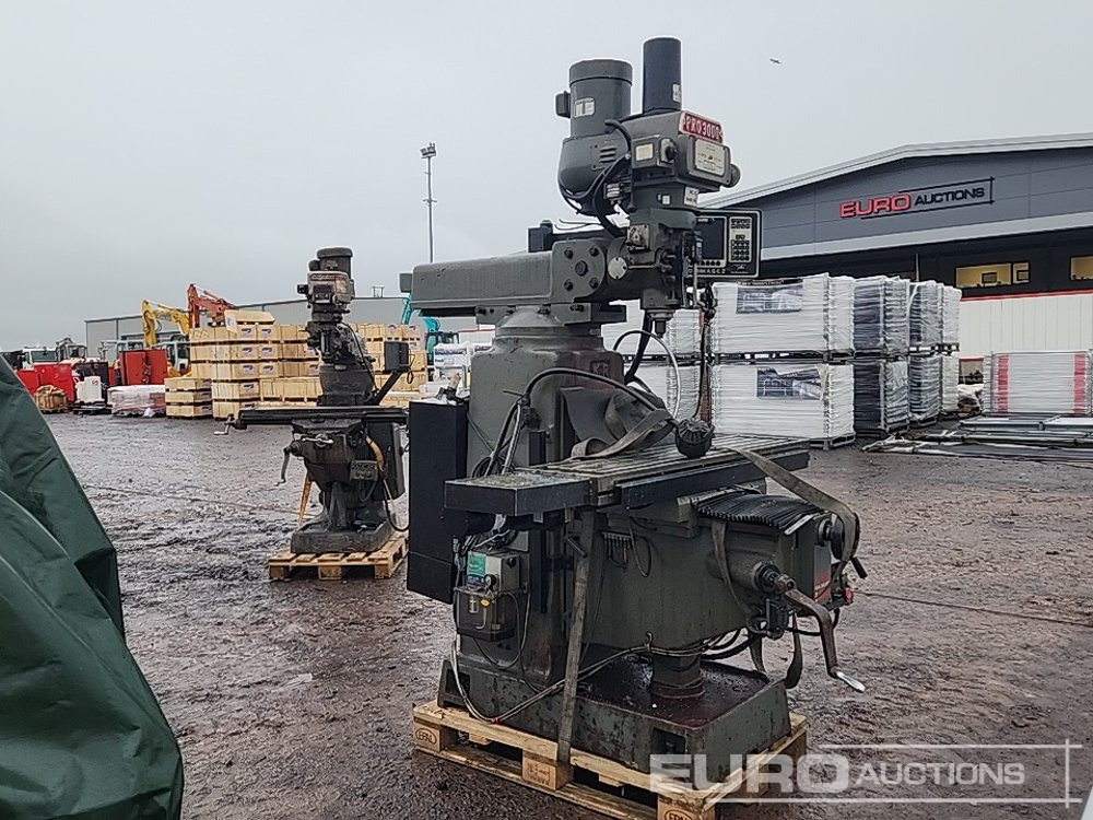 XYZ PRO 3000 3 Phase Milling Machine - مركز تصنيع CNC: صور 4 XYZ PRO 3000 3 Phase Milling Machine - مركز تصنيع CNC: صور 4