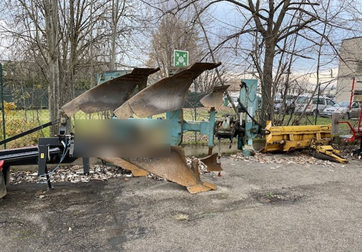 Aratro usato Nuova Comas - محراث: صور 1 Aratro usato Nuova Comas - محراث: صور 1