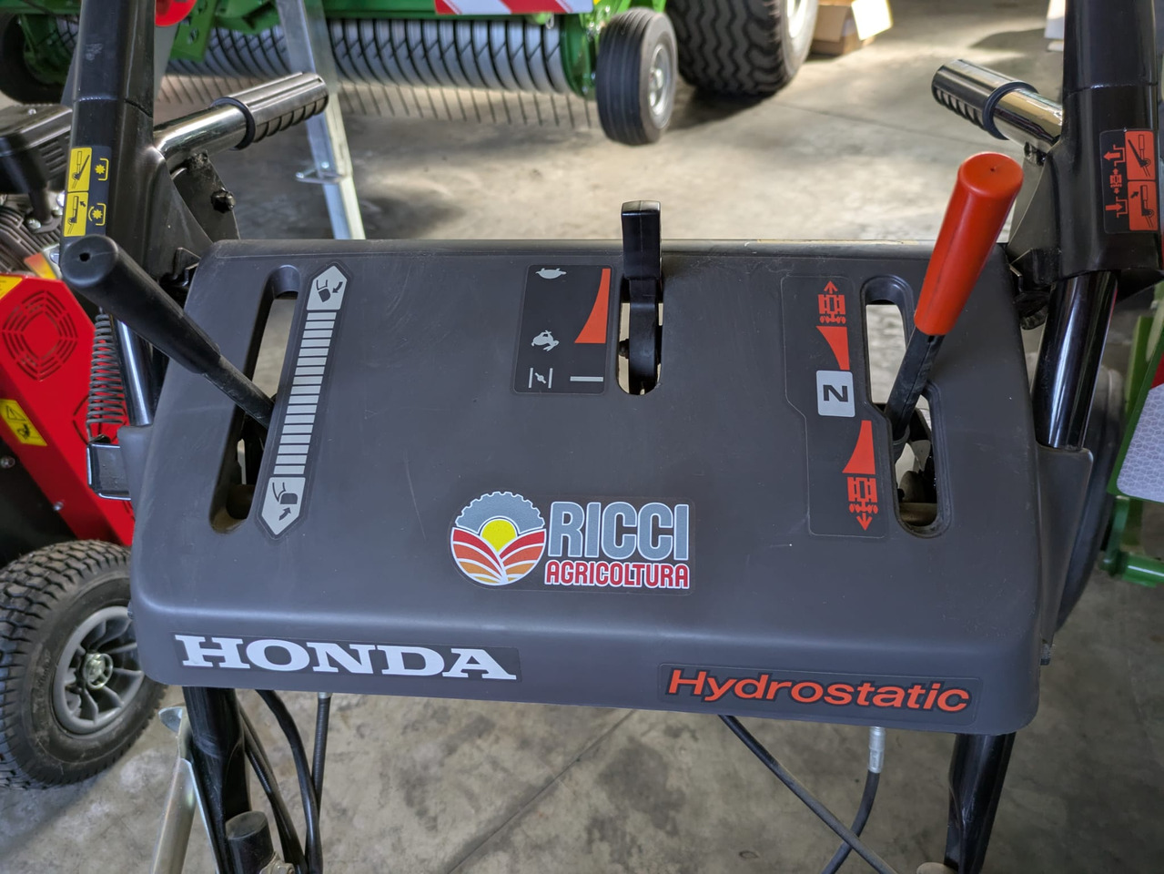 Turbina spazzaneve usata Honda HSS 760 - معدات الحدائق: صور 4 Turbina spazzaneve usata Honda HSS 760 - معدات الحدائق: صور 4