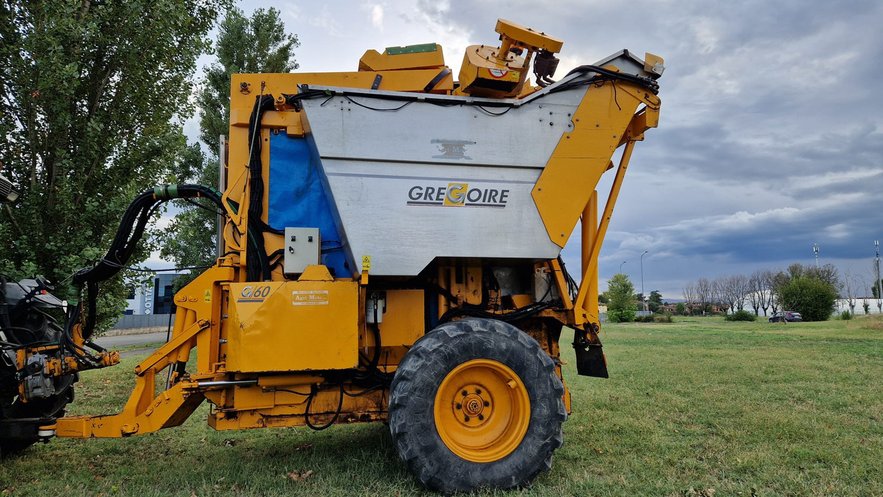 Vendemmiatrice usata Grégoire G60I - آلات الحصاد للعنب: صور 3 Vendemmiatrice usata Grégoire G60I - آلات الحصاد للعنب: صور 3