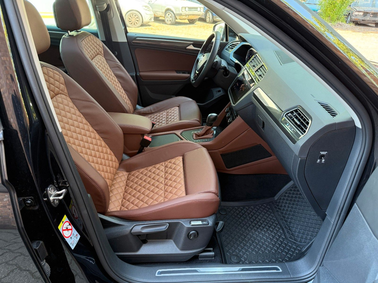Volkswagen Tiguan Highline/Vi.Cockpit/Dynaudio/Individual - سيارة دفع رباعي: صور 1 Volkswagen Tiguan Highline/Vi.Cockpit/Dynaudio/Individual - سيارة دفع رباعي: صور 1