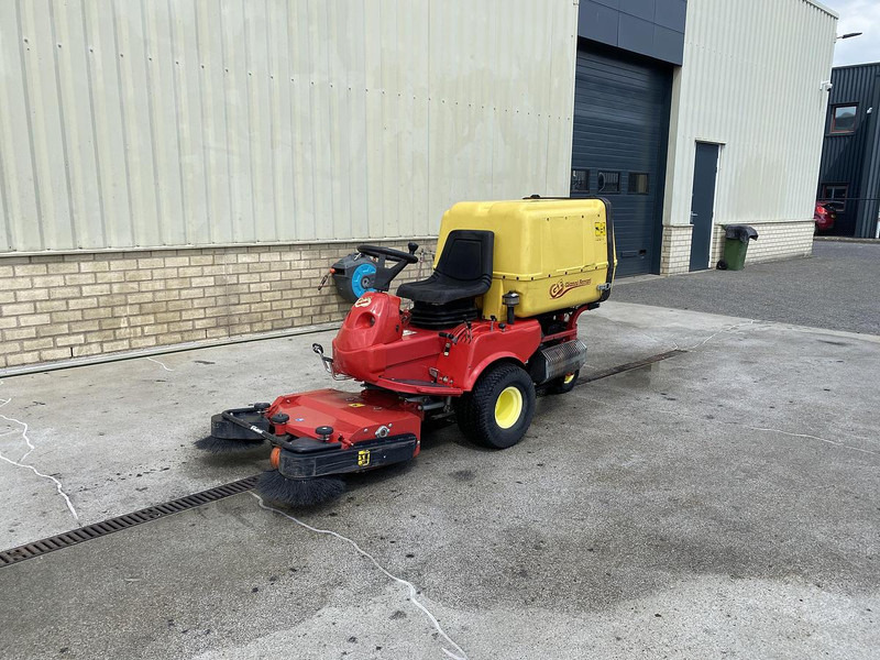 Gianni ferrari PG180, veegmachine - سياره كنس شوارع: صور 2 Gianni ferrari PG180, veegmachine - سياره كنس شوارع: صور 2