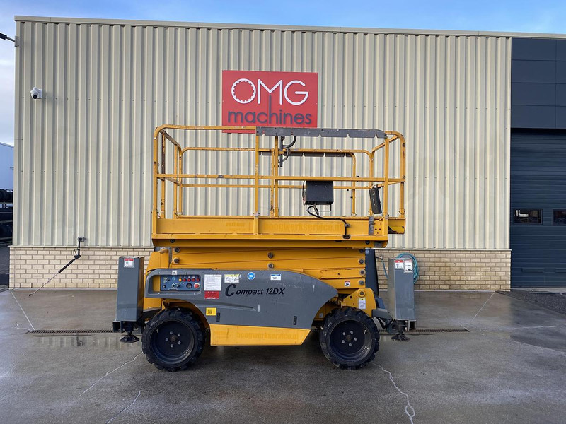 Haulotte Compact 12DX, Schaar hoogwerker, 4X4 Diesel - رافعات مقصية: صور 1 Haulotte Compact 12DX, Schaar hoogwerker, 4X4 Diesel - رافعات مقصية: صور 1