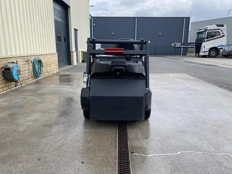 Kärcher KM 105/110 R Bp, Veegmachine, hoogkieper - سياره كنس شوارع: صور 3 Kärcher KM 105/110 R Bp, Veegmachine, hoogkieper - سياره كنس شوارع: صور 3