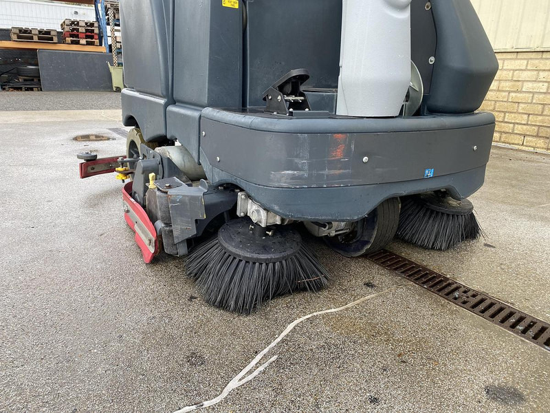 ماكينة فرك وتجفيف Nilfisk SC6500 1300C, Veeg- Schrobmachine: صور 10