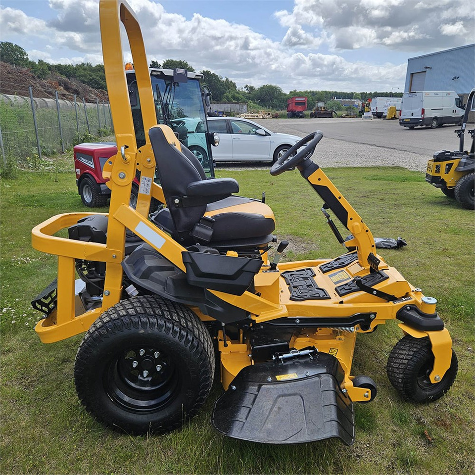 ABC Cub Cadet XZ8 Zero Turn - جزازة المروج: صور 4 ABC Cub Cadet XZ8 Zero Turn - جزازة المروج: صور 4