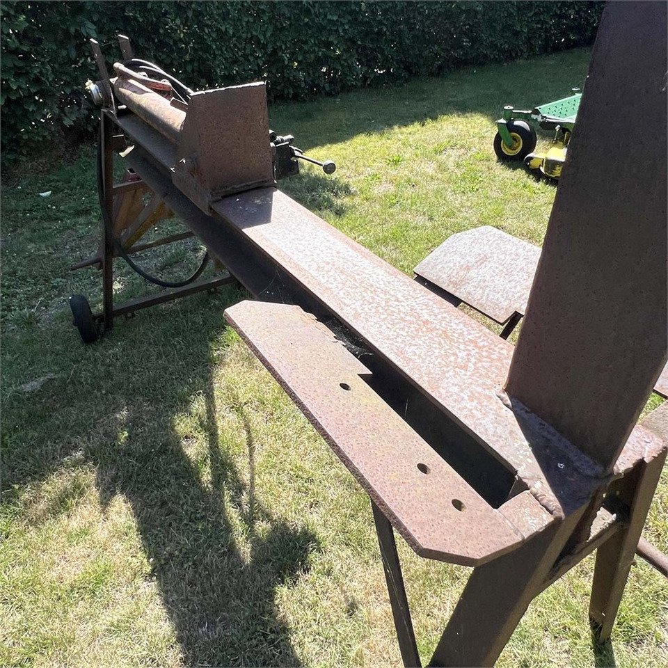ABC Wood splitter - آلة تقطيع الخشب: صور 2 ABC Wood splitter - آلة تقطيع الخشب: صور 2