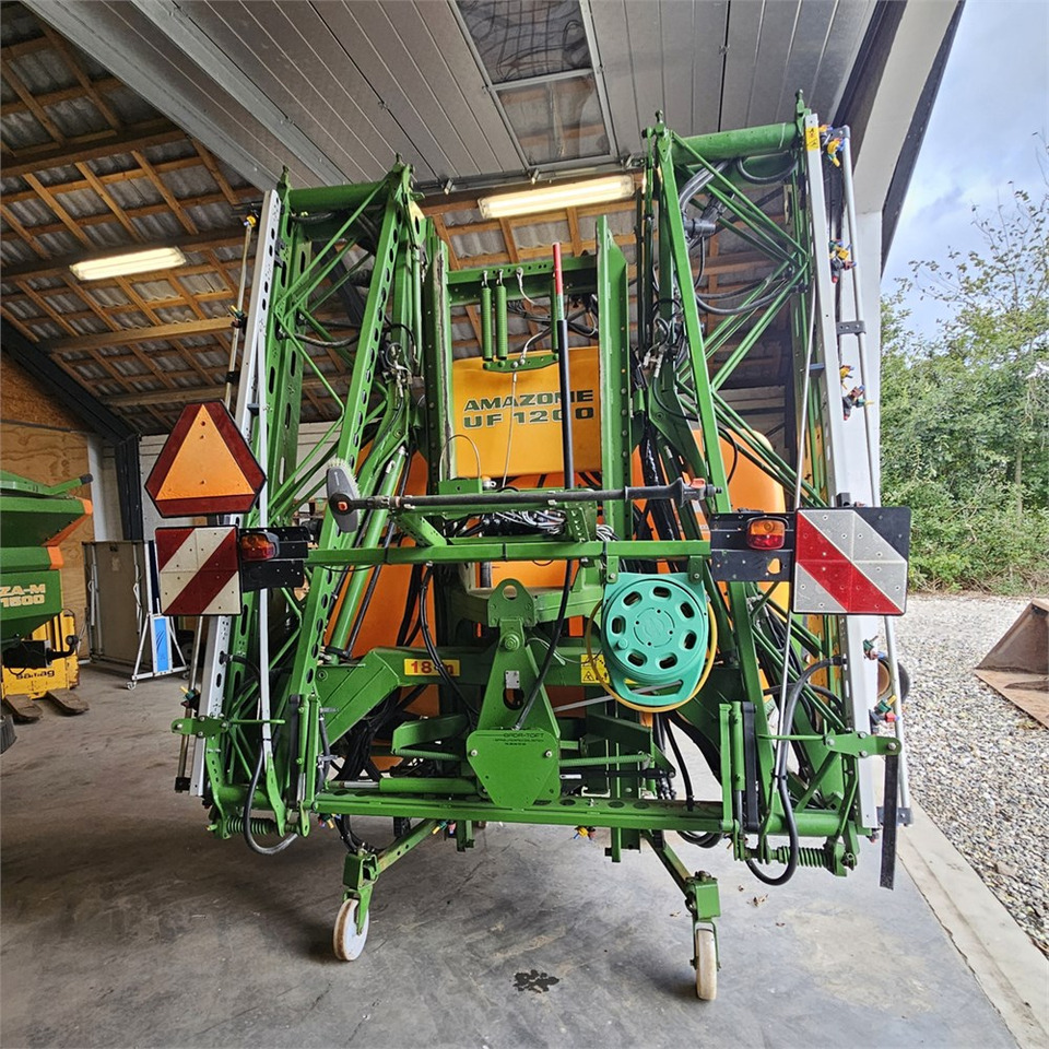 Amazone UF1200 - آلة الرش: صور 2 Amazone UF1200 - آلة الرش: صور 2