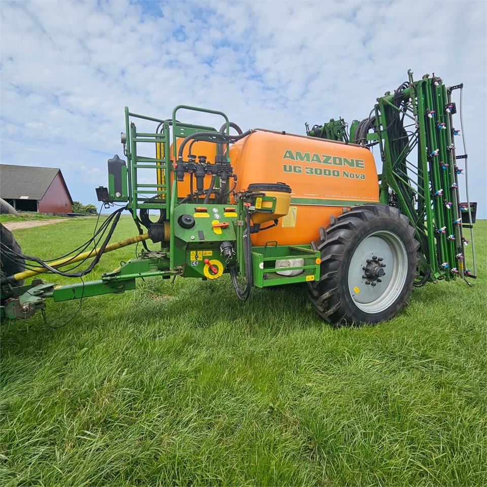 Amazone UG 3000 Nova - آلة الرش: صور 1 Amazone UG 3000 Nova - آلة الرش: صور 1