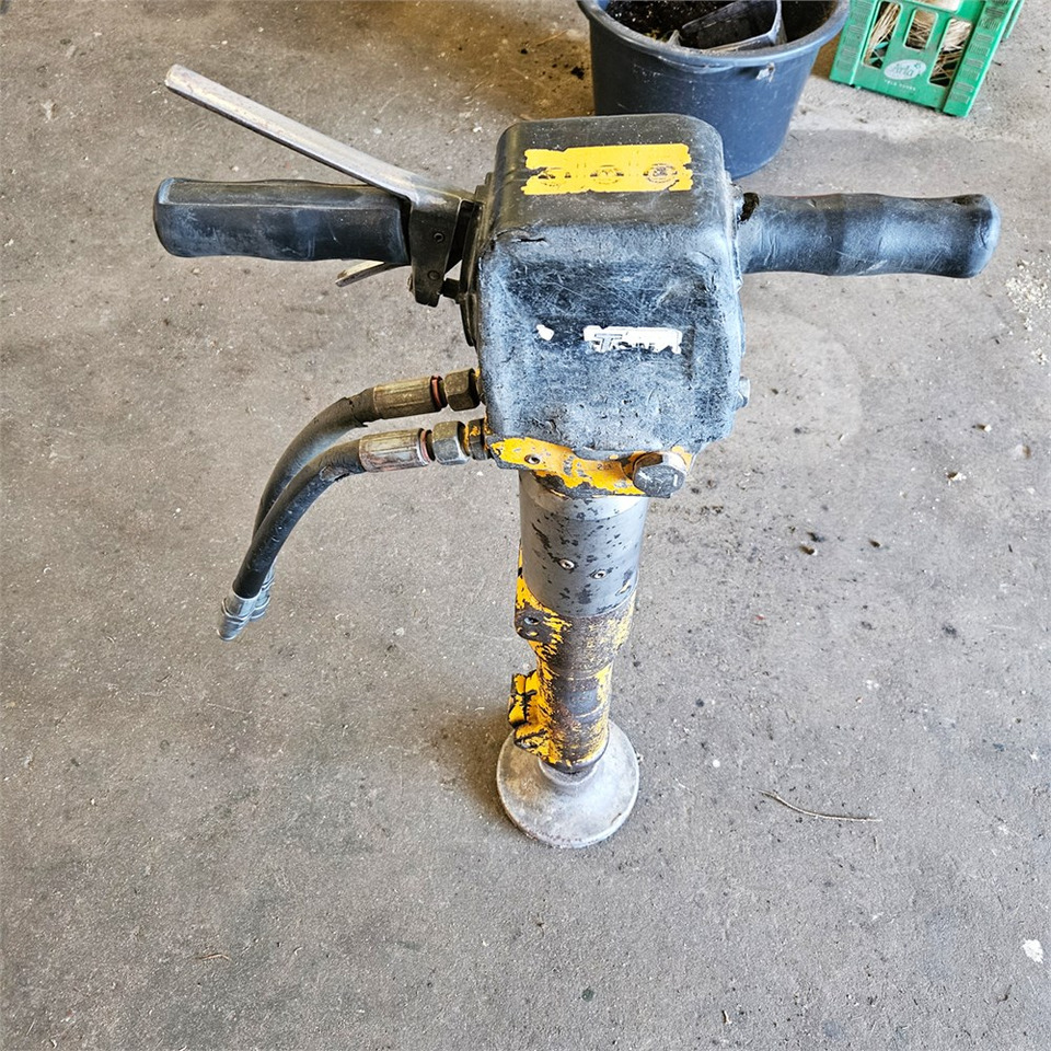 Atlas Copco LP 13-30 P - معدات البناء: صور 1 Atlas Copco LP 13-30 P - معدات البناء: صور 1