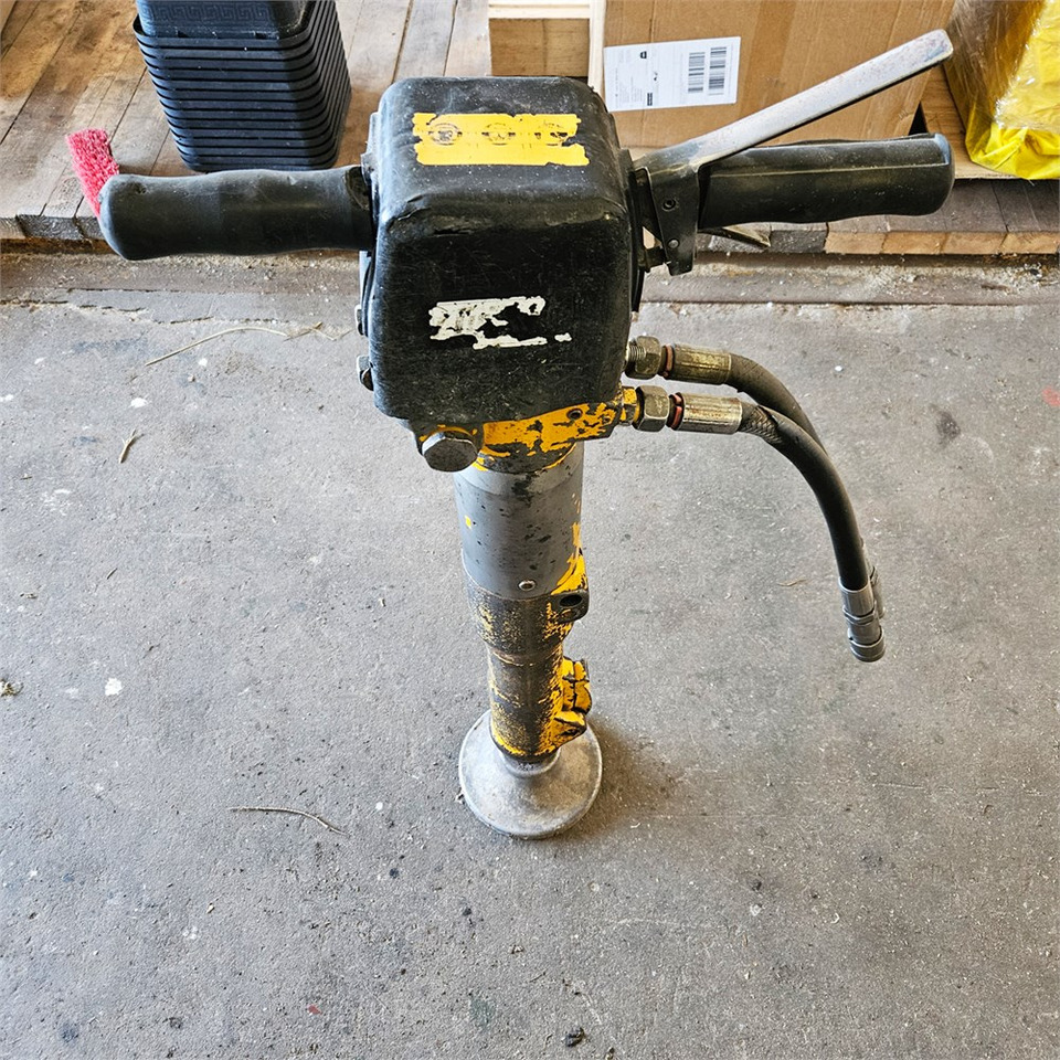 Atlas Copco LP 13-30 P - معدات البناء: صور 4 Atlas Copco LP 13-30 P - معدات البناء: صور 4