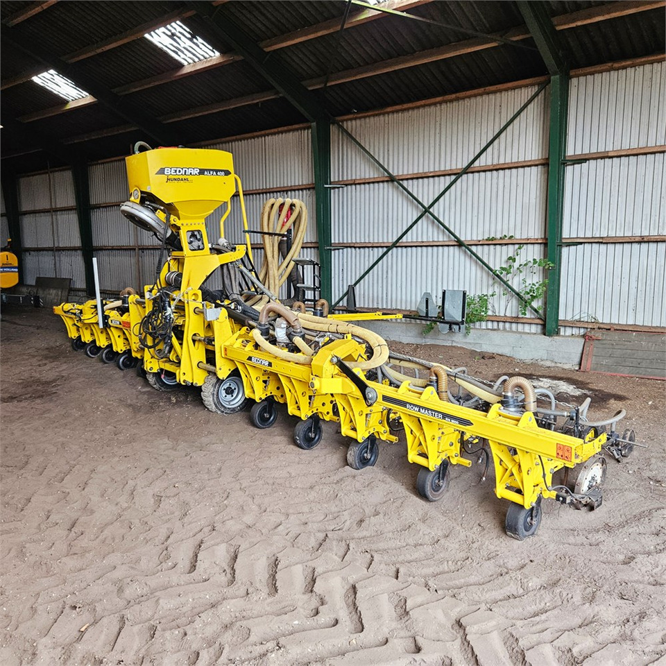Bednar RN 9600 12 rk - آلات البذر والغرس والشتل: صور 1 Bednar RN 9600 12 rk - آلات البذر والغرس والشتل: صور 1