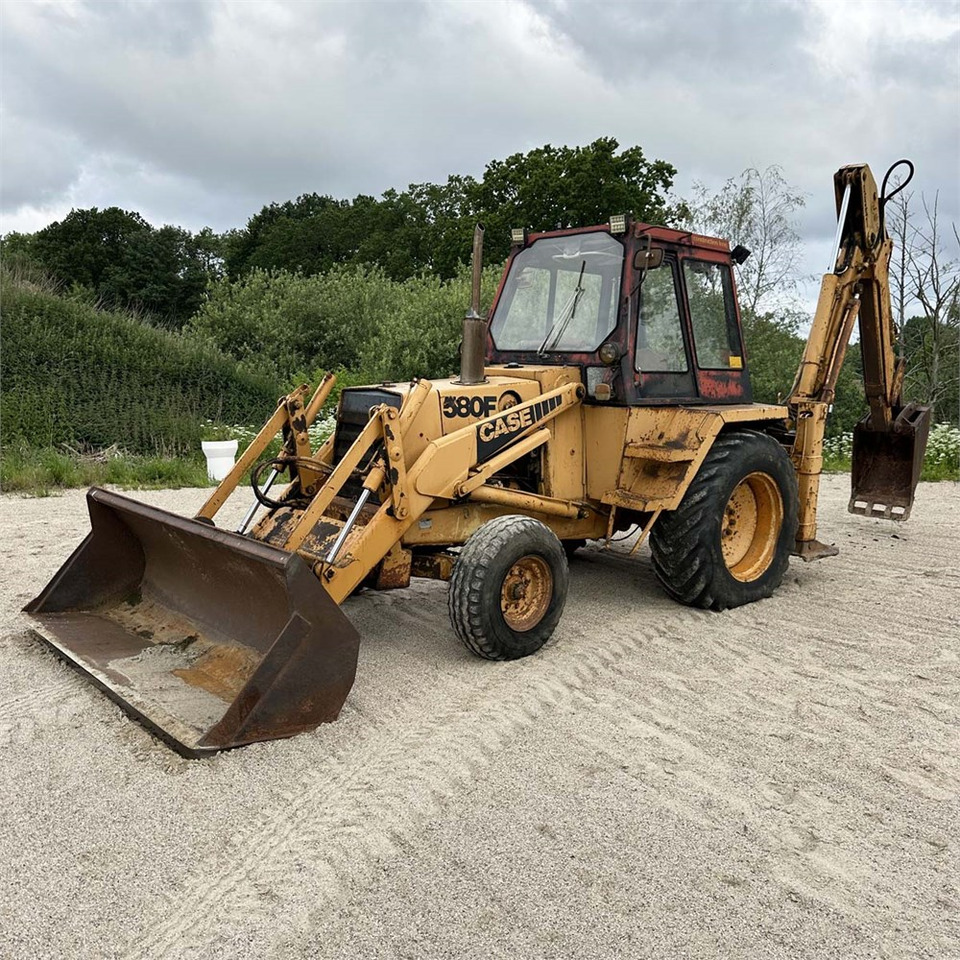 Case 580 F - حفار متعدد الاستخدام: صور 1 Case 580 F - حفار متعدد الاستخدام: صور 1