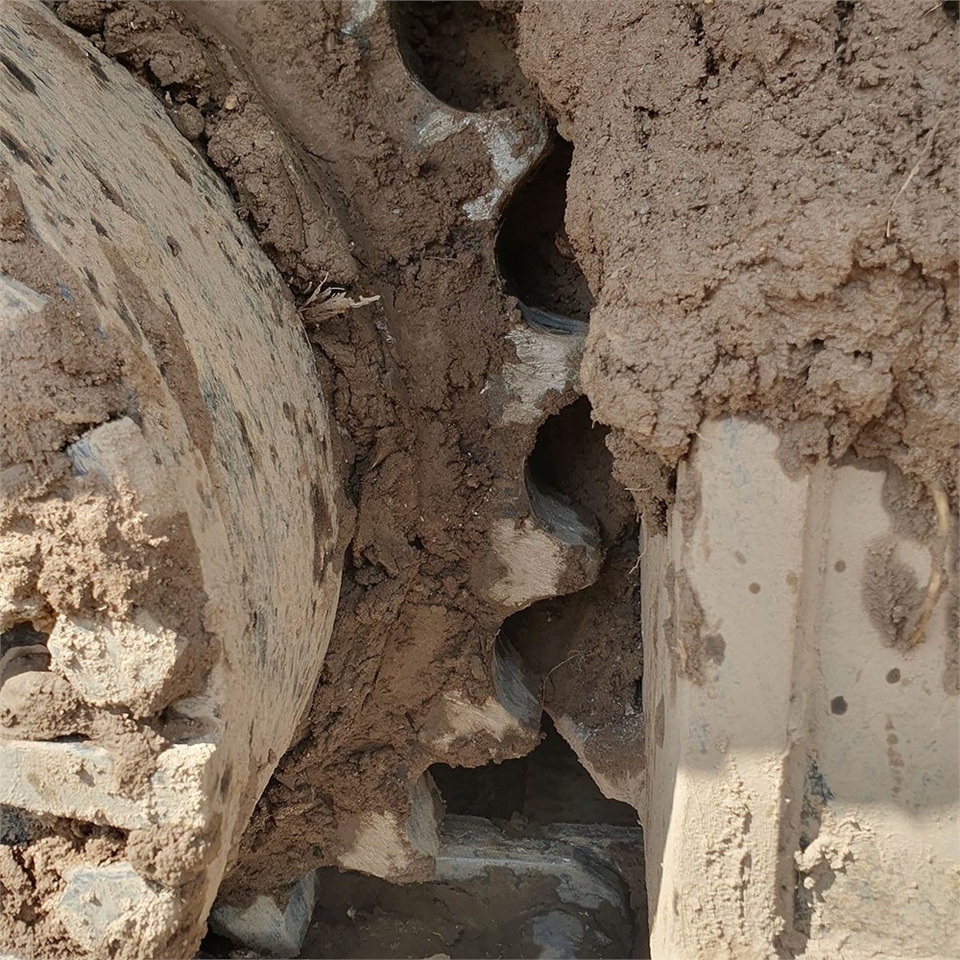 حفارات زحافة Caterpillar 323 EL: صور 43