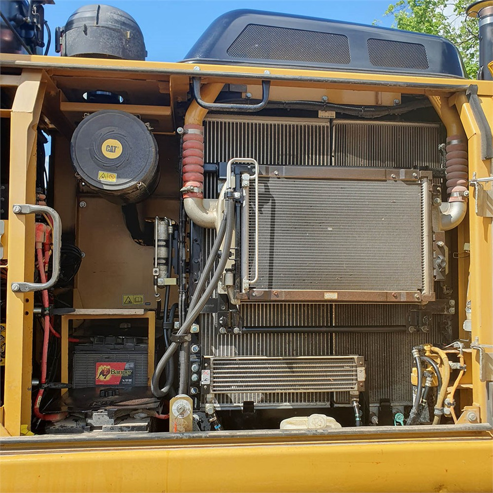 حفارات زحافة Caterpillar 323 EL: صور 50