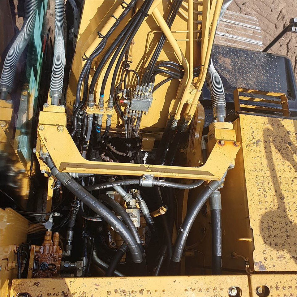 حفارات زحافة Caterpillar 323 EL: صور 48