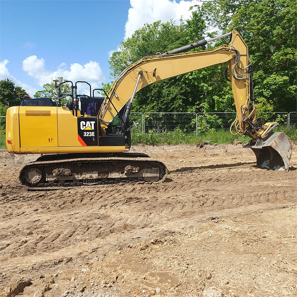 حفارات زحافة Caterpillar 323 EL: صور 11