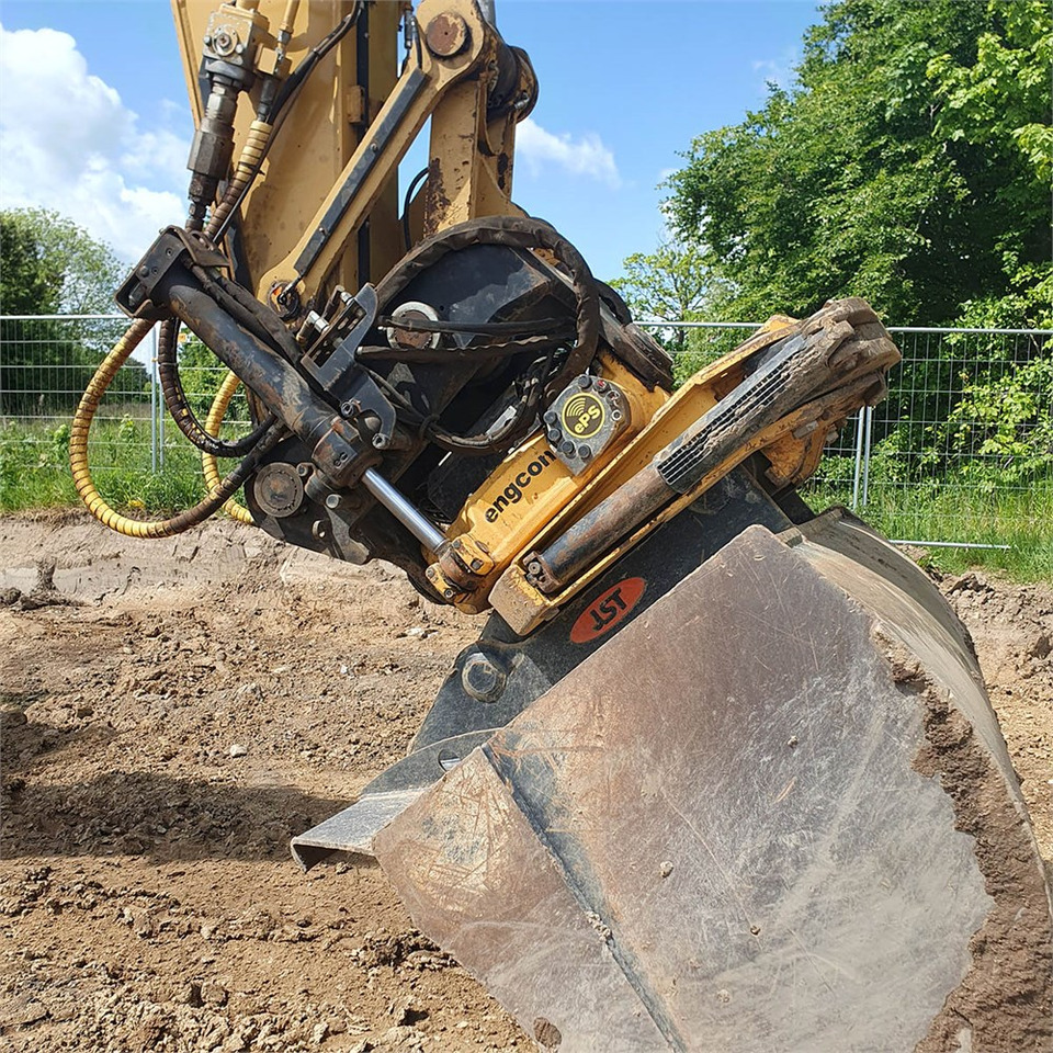 حفارات زحافة Caterpillar 323 EL: صور 26