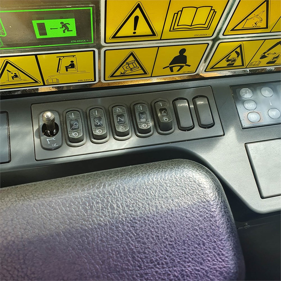 حفارات زحافة Caterpillar 323 EL: صور 24