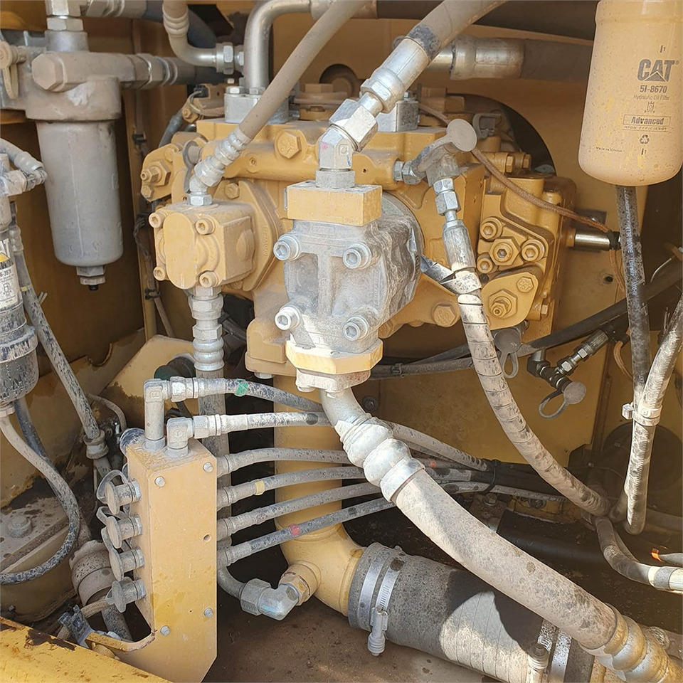 حفارات زحافة Caterpillar 323 EL: صور 41