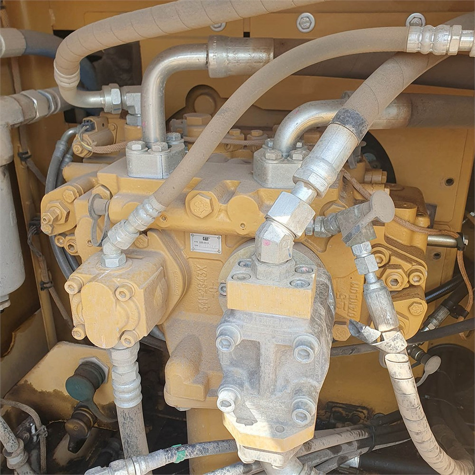 حفارات زحافة Caterpillar 323 EL: صور 42