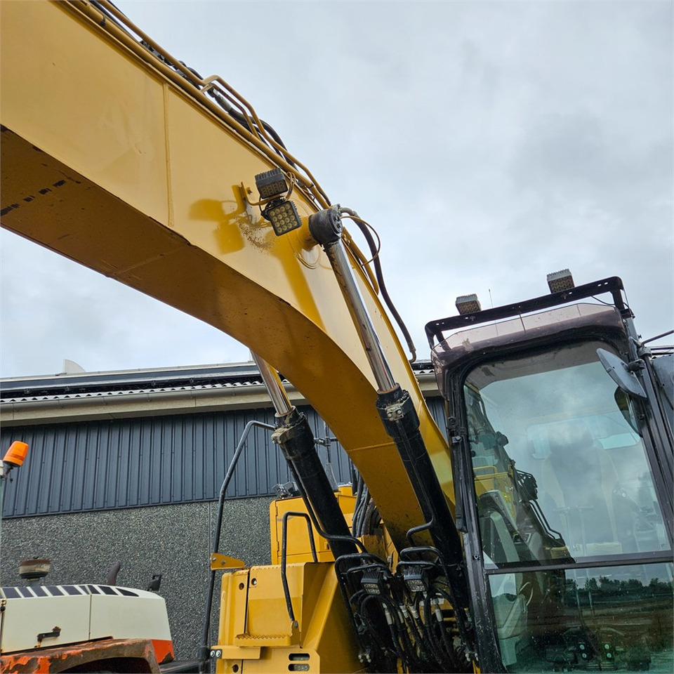 حفارات زحافة Caterpillar 325 FLCR: صور 33