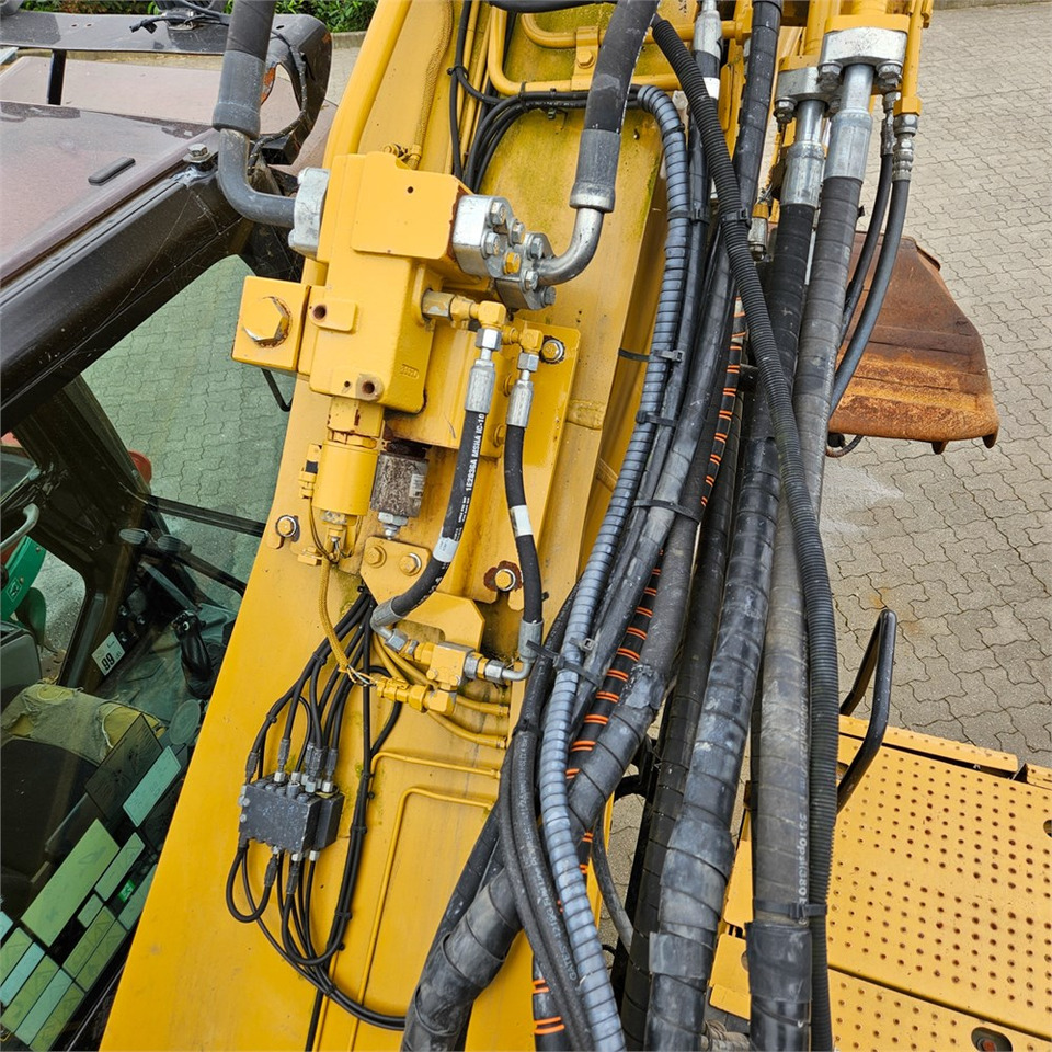 حفارات زحافة Caterpillar 325 FLCR: صور 40