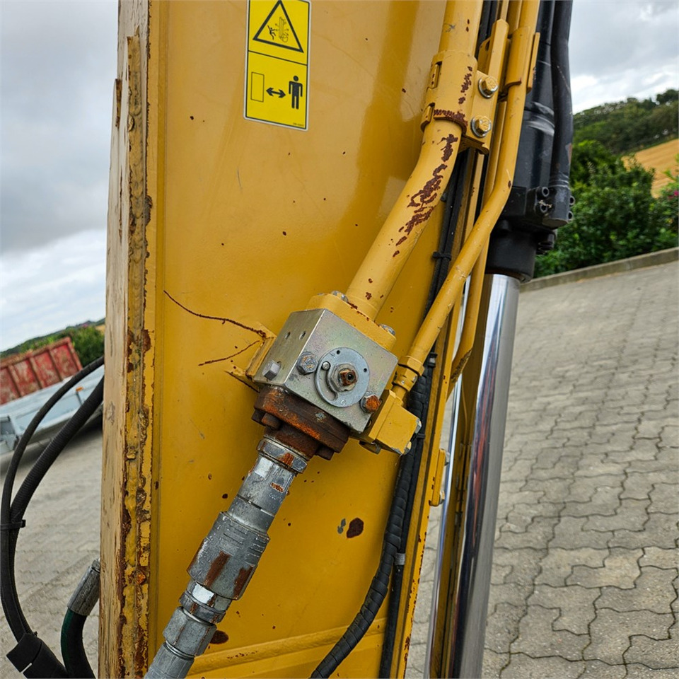 حفارات زحافة Caterpillar 325 FLCR: صور 28