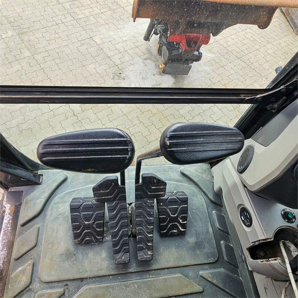 حفارات زحافة Caterpillar 325 FLCR: صور 14