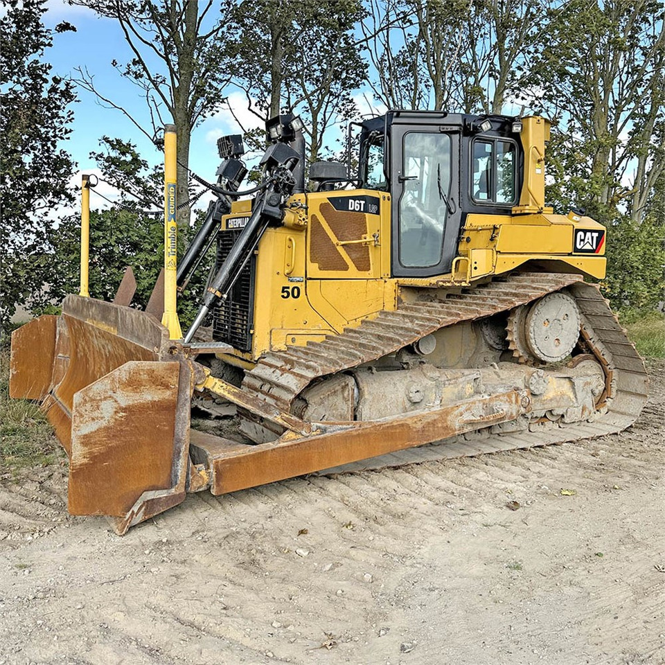 Caterpillar D6T LGP - بلدوزر: صور 1 Caterpillar D6T LGP - بلدوزر: صور 1