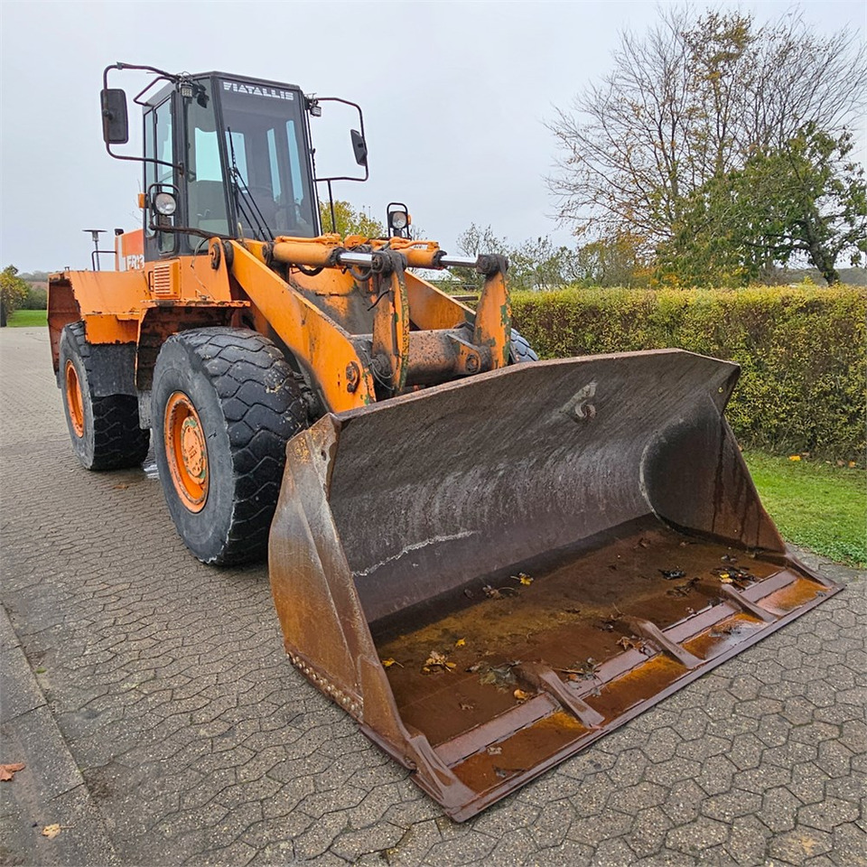 Fiat-Allis FR130 - اللودر بعجل: صور 2 Fiat-Allis FR130 - اللودر بعجل: صور 2