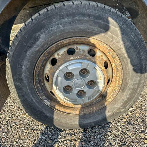 شاحنات مسطحة Fiat Ducato 35L ladvogn: صور 37 شاحنات مسطحة Fiat Ducato 35L ladvogn: صور 37