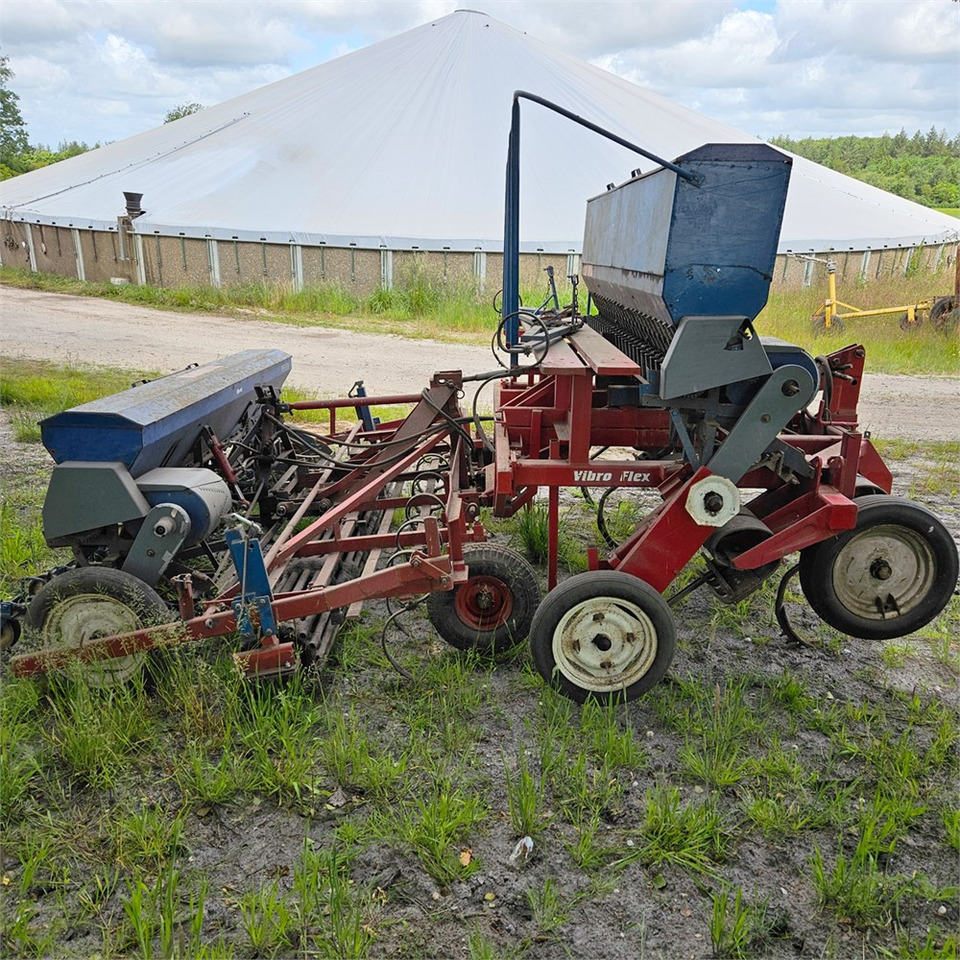 Fiona 4300 - آلات البذر والغرس والشتل: صور 4 Fiona 4300 - آلات البذر والغرس والشتل: صور 4