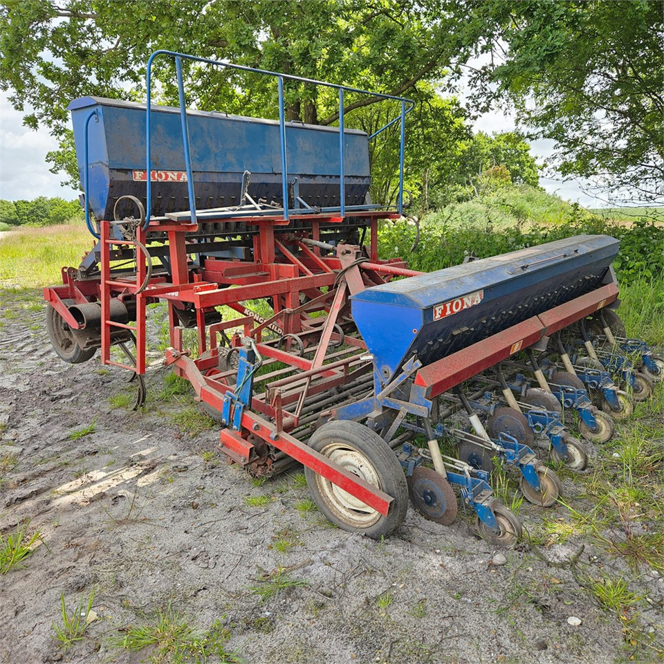 Fiona 4300 - آلات البذر والغرس والشتل: صور 1 Fiona 4300 - آلات البذر والغرس والشتل: صور 1