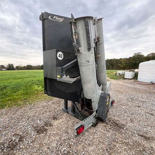 Fliegl ULS 400/500 - المعدات لتربية الماشية: صور 5 Fliegl ULS 400/500 - المعدات لتربية الماشية: صور 5