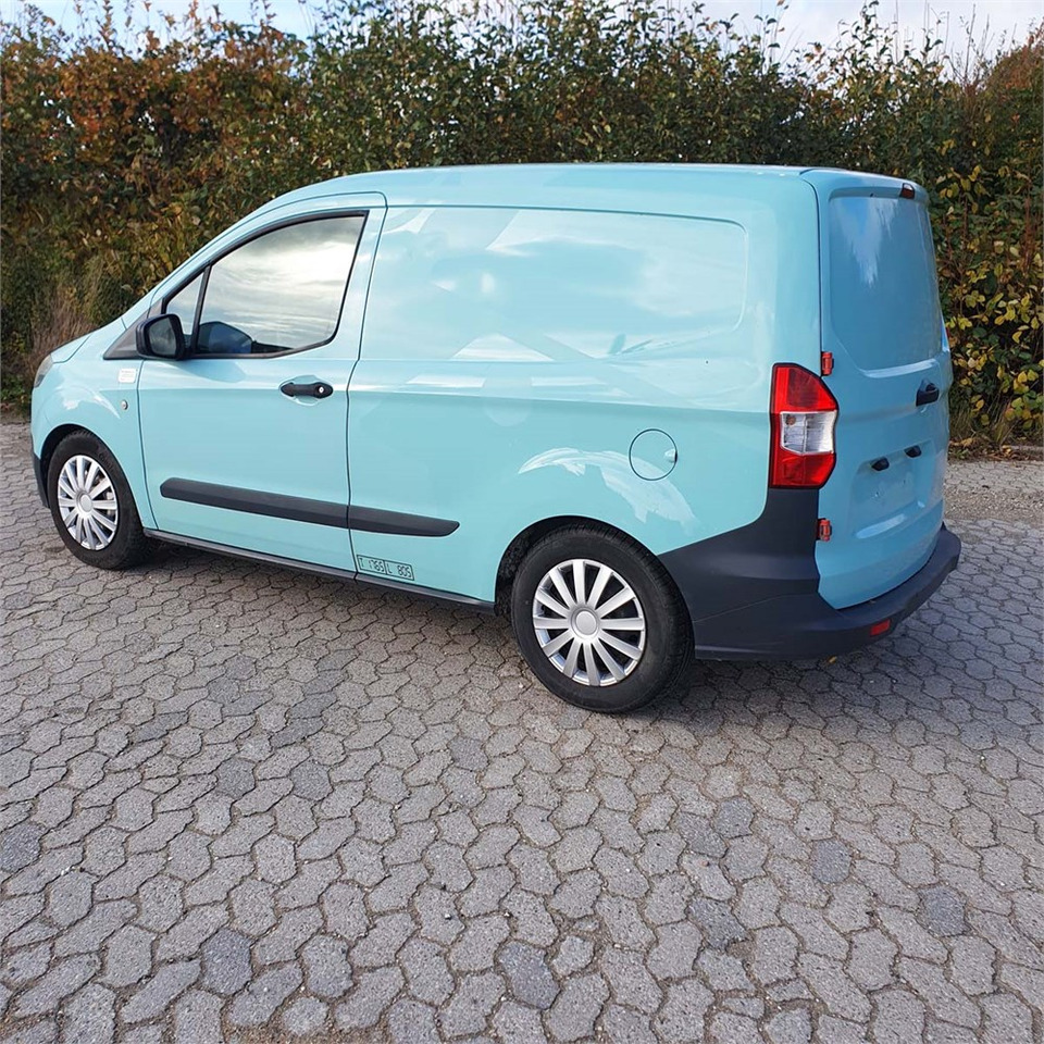 Ford Transit Courier 1,0 Ecoboost - فان المدمجة: صور 4 Ford Transit Courier 1,0 Ecoboost - فان المدمجة: صور 4