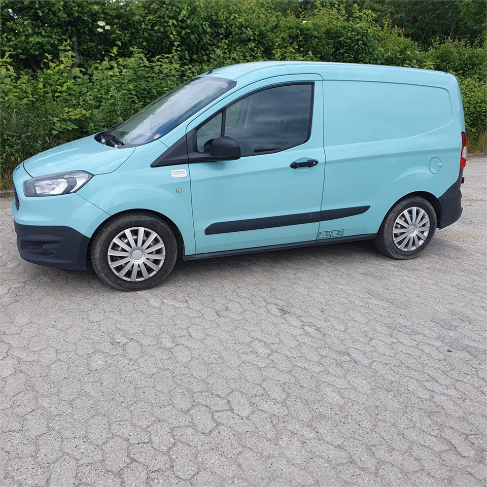 Ford Transit Courier - فان المدمجة: صور 2 Ford Transit Courier - فان المدمجة: صور 2