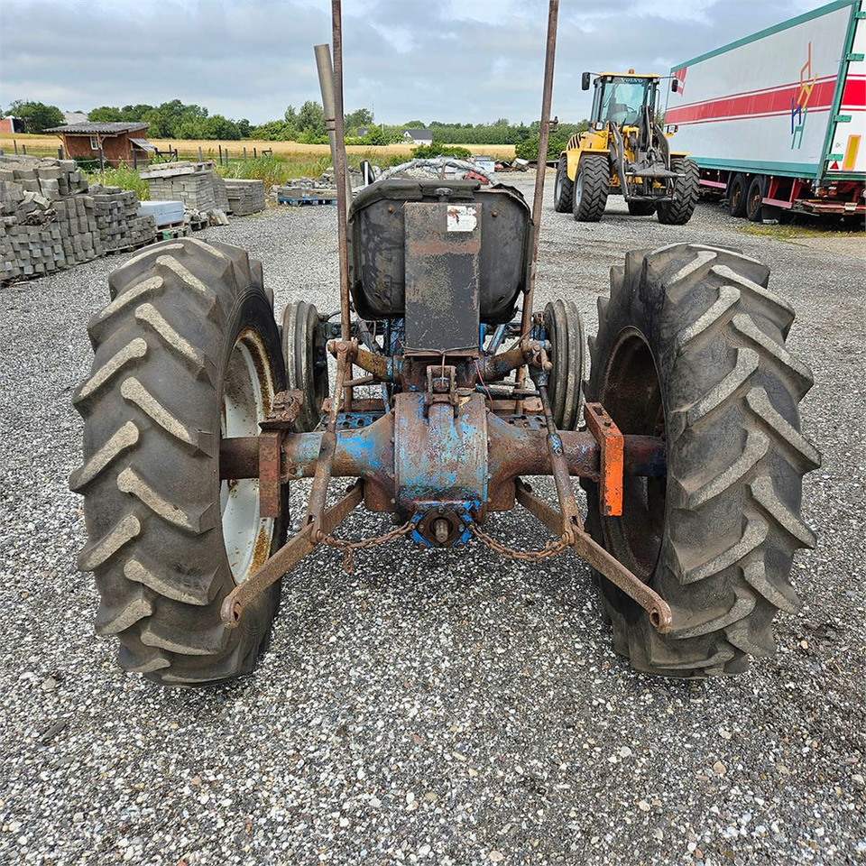 Fordson Dexta - جرار: صور 5 Fordson Dexta - جرار: صور 5