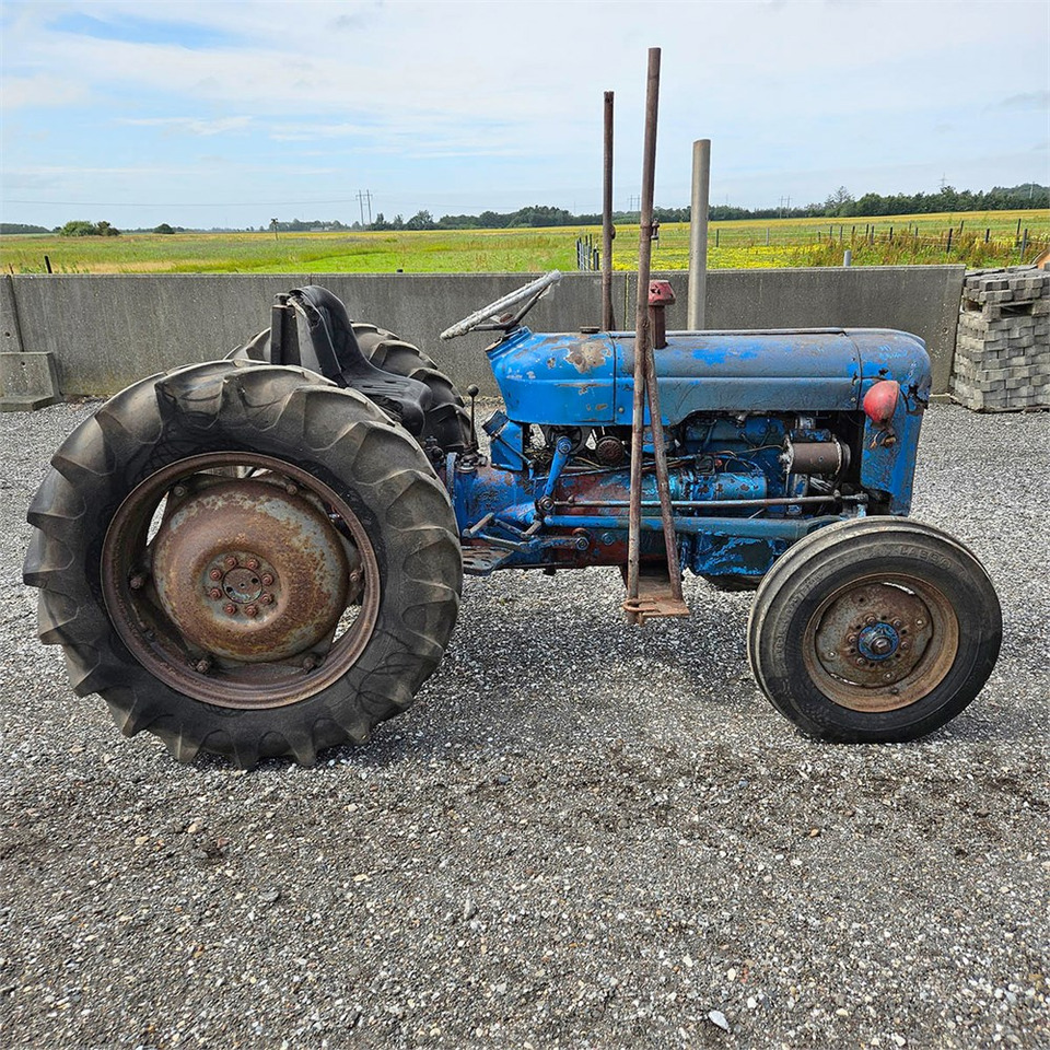 Fordson Dexta - جرار: صور 3 Fordson Dexta - جرار: صور 3