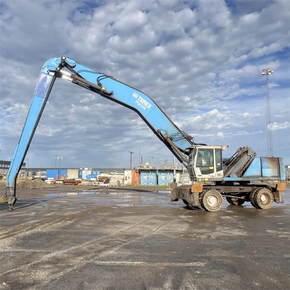 Fuchs MHL 360 - حفارة النقل والشحن: صور 3 Fuchs MHL 360 - حفارة النقل والشحن: صور 3