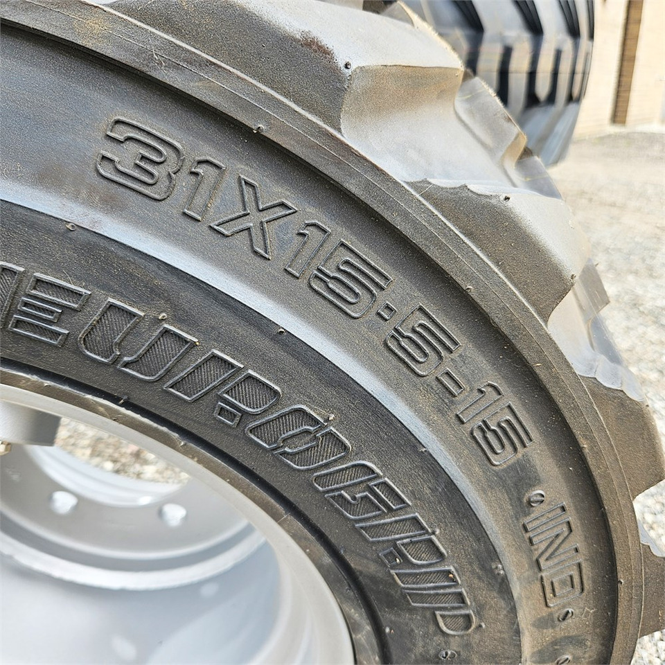 Giant 31X15,5-15 - عجلات - آلات البناء: صور 3 Giant 31X15,5-15 - عجلات - آلات البناء: صور 3