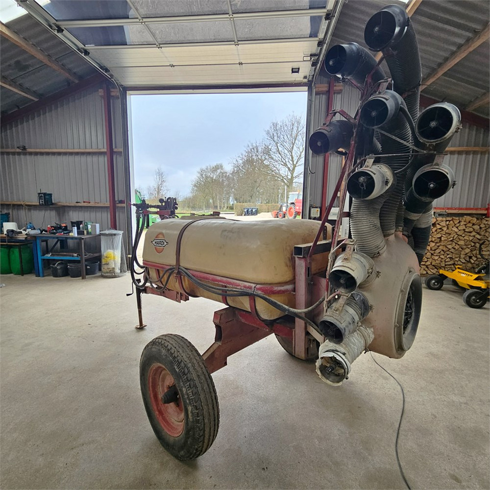 Hardi 800 l - آلة الرش: صور 5 Hardi 800 l - آلة الرش: صور 5