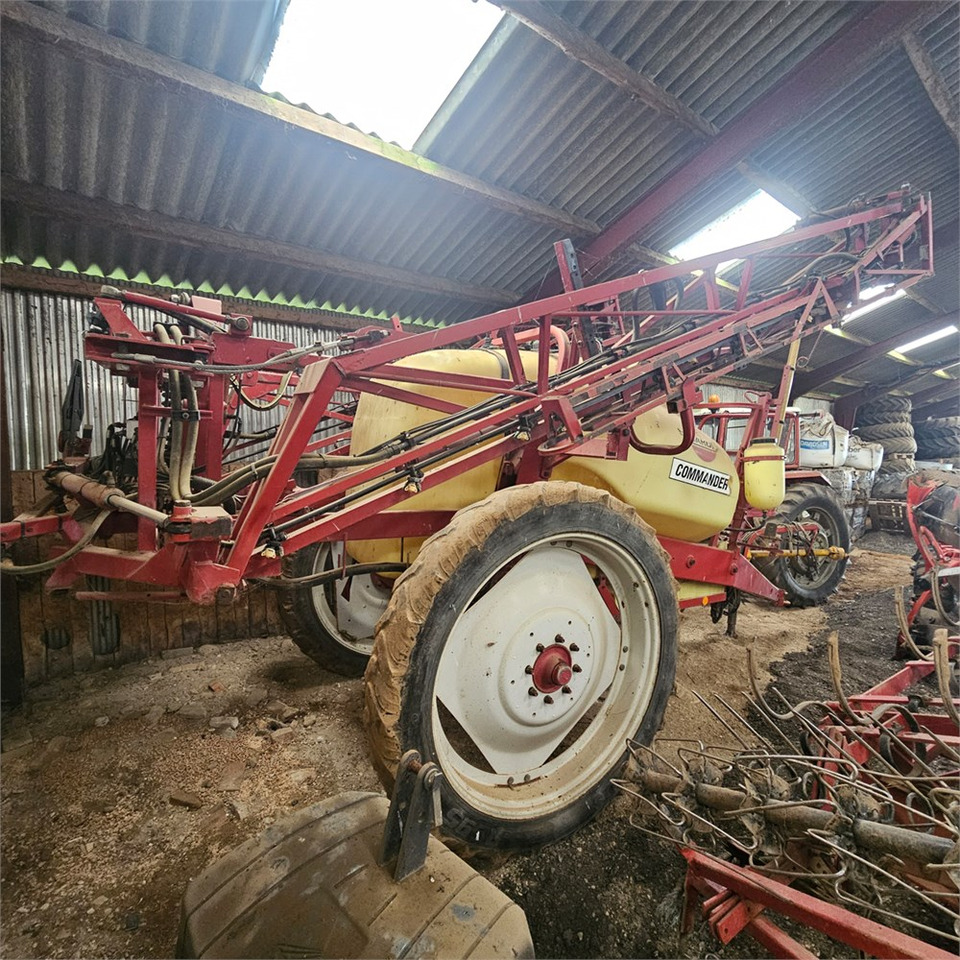 Hardi CM2 Commander 2.800 l - آلة الرش: صور 4 Hardi CM2 Commander 2.800 l - آلة الرش: صور 4