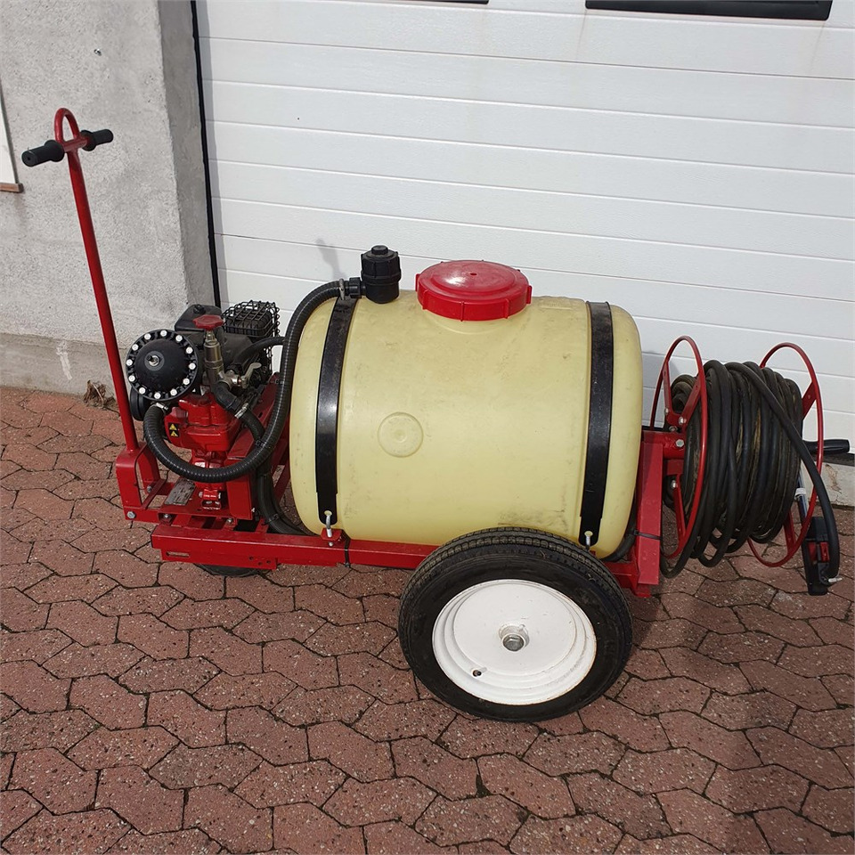 Hardi TR3-200 - آلة الرش: صور 3 Hardi TR3-200 - آلة الرش: صور 3