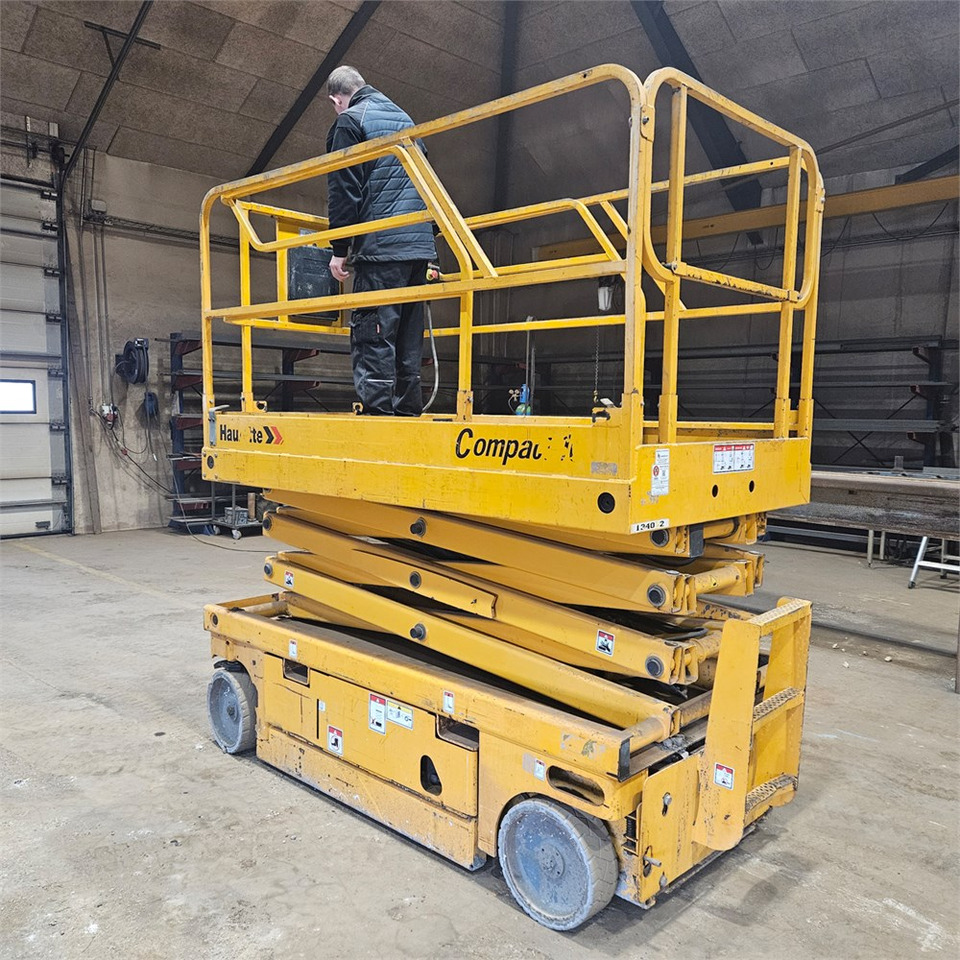 Haulotte Ciseaux Compact 10 - رافعات مقصية: صور 3 Haulotte Ciseaux Compact 10 - رافعات مقصية: صور 3