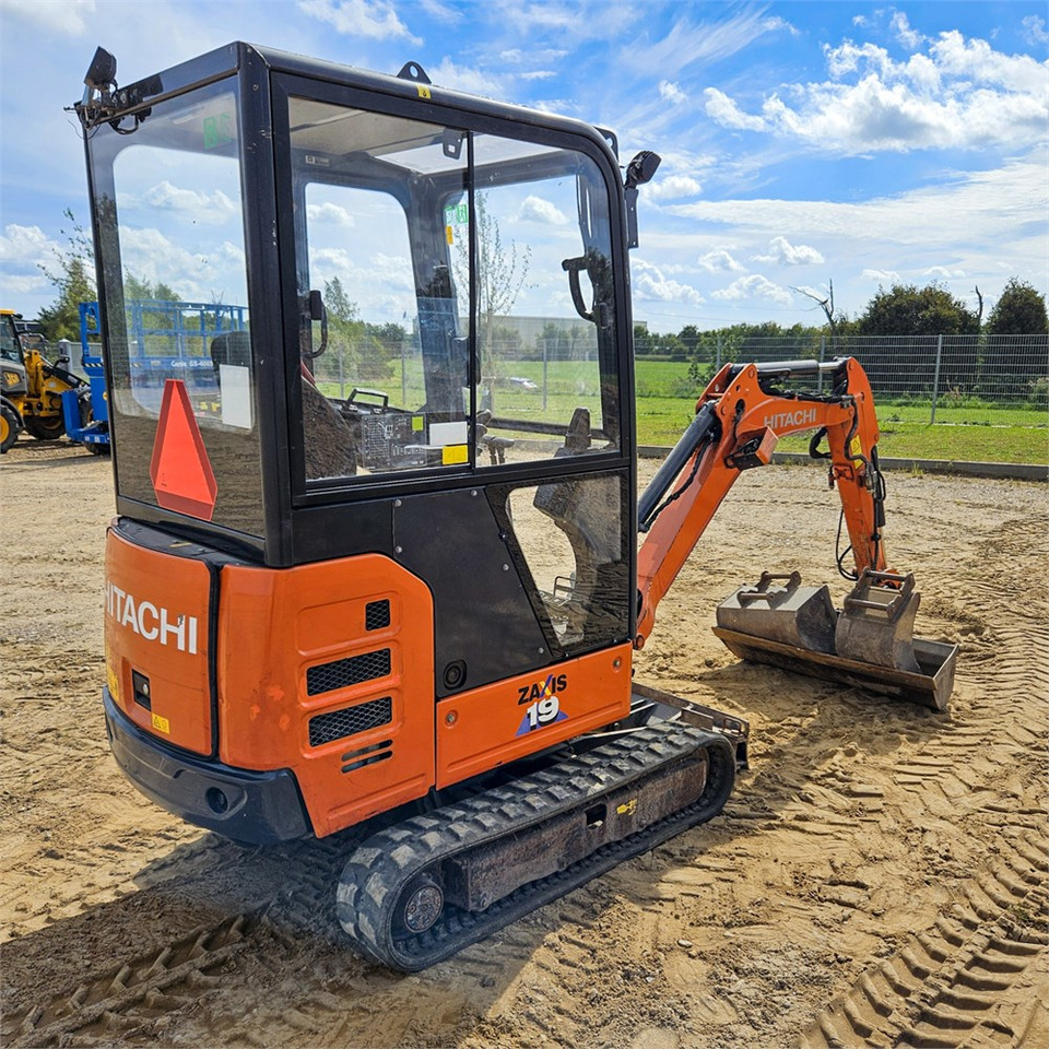 Hitachi ZX19-6 CR - حفارة مصغرة: صور 5 Hitachi ZX19-6 CR - حفارة مصغرة: صور 5