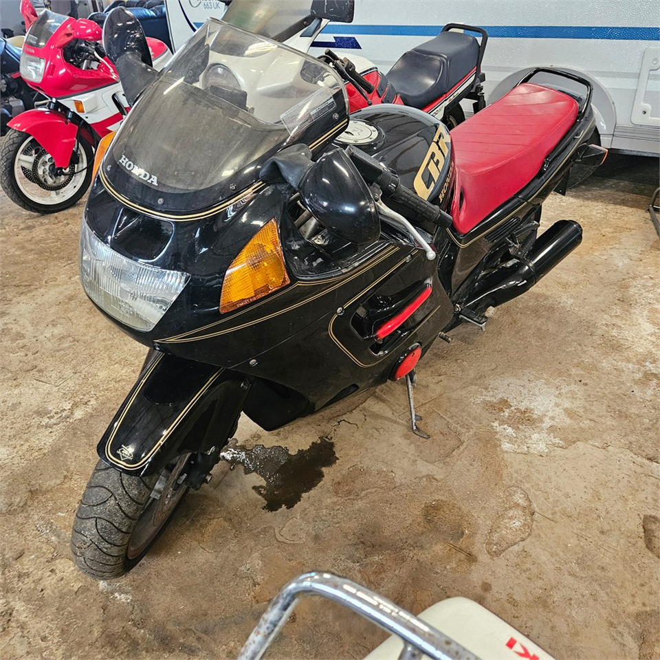 Honda CBR1000F - دراجة بخارية: صور 3 Honda CBR1000F - دراجة بخارية: صور 3
