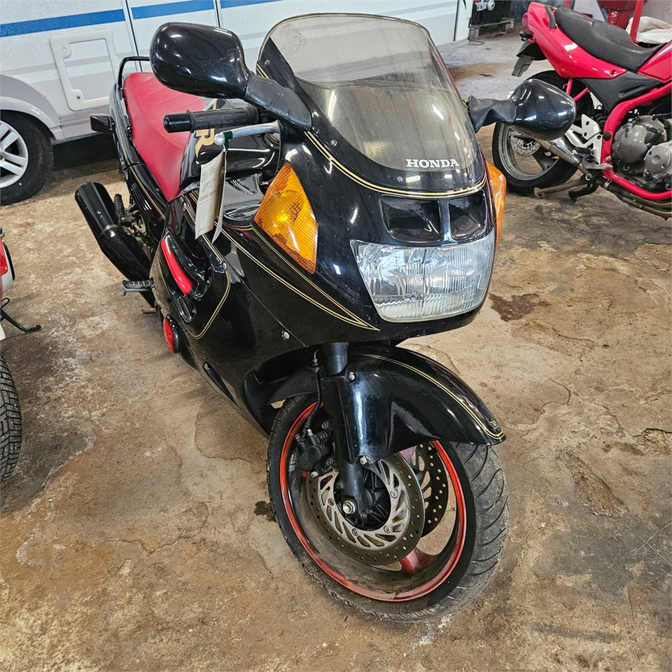 Honda CBR1000F - دراجة بخارية: صور 2 Honda CBR1000F - دراجة بخارية: صور 2